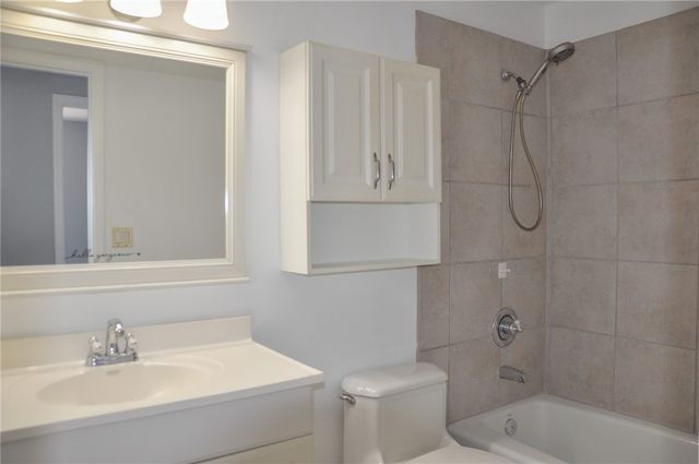 811 Globe Avenue NW, Palm Bay, FL 32907