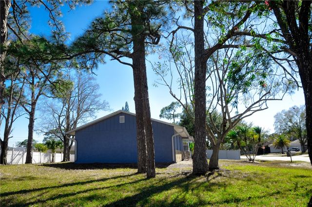 811 Globe Avenue NW, Palm Bay, FL 32907