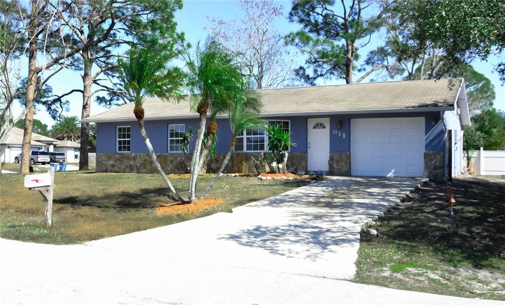 811 Globe Avenue NW, Palm Bay, FL 32907
