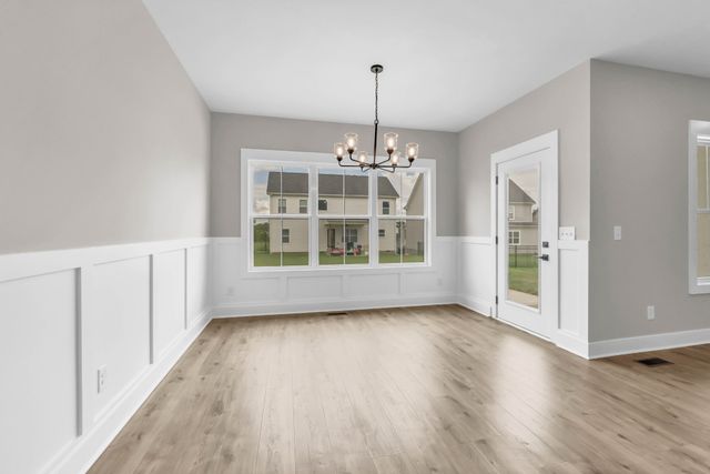 459 Spiderwort Dr, Clarksville, TN 37043