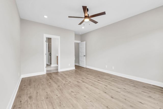 459 Spiderwort Dr, Clarksville, TN 37043