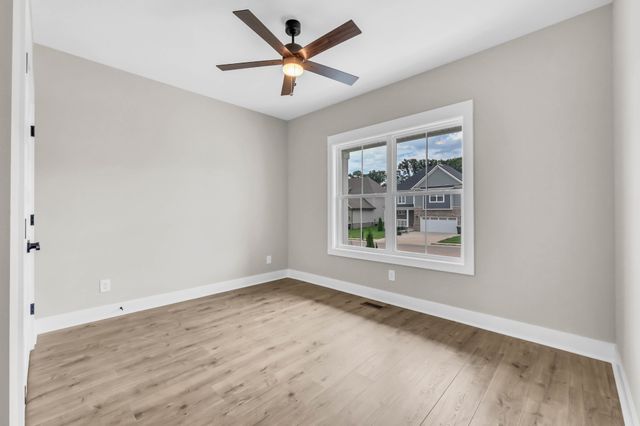 459 Spiderwort Dr, Clarksville, TN 37043