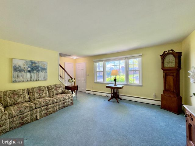 16 FREDERICK AVE, Denver, PA 17517