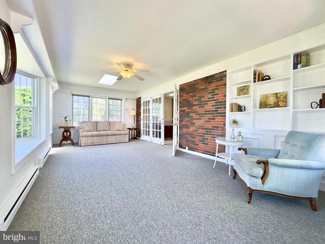 16 FREDERICK AVE, Denver, PA 17517
