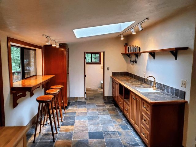 41 Back Road, La Honda, CA 94020