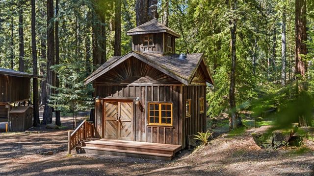 41 Back Road, La Honda, CA 94020