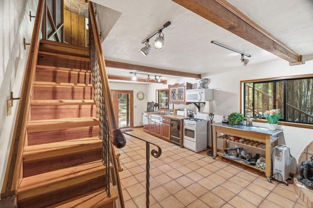 41 Back Road, La Honda, CA 94020
