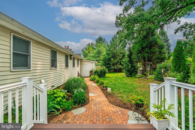 120 W LEMON ST, Lititz, PA 17543