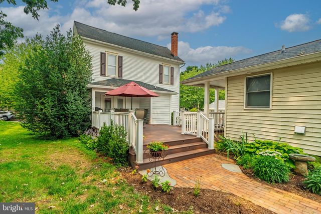 120 W LEMON ST, Lititz, PA 17543