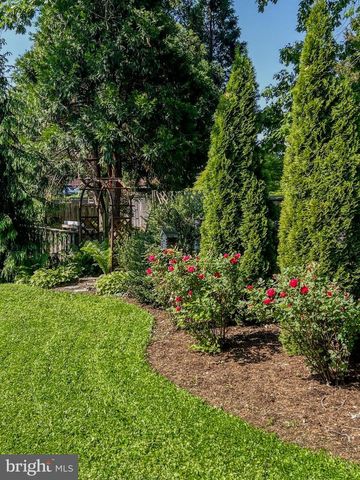 120 W LEMON ST, Lititz, PA 17543