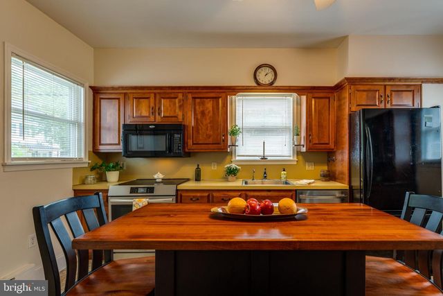 120 W LEMON ST, Lititz, PA 17543