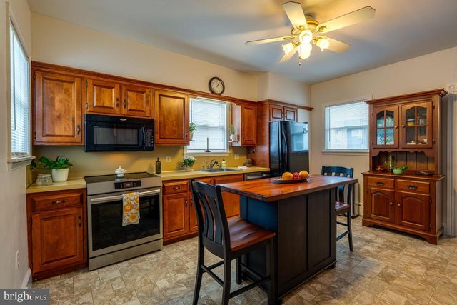 120 W LEMON ST, Lititz, PA 17543