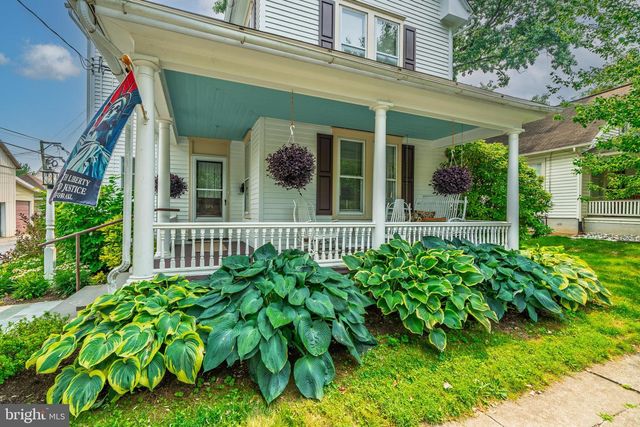 120 W LEMON ST, Lititz, PA 17543