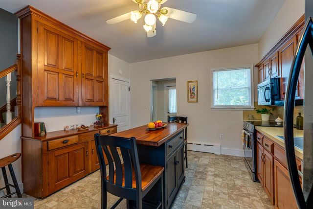 120 W LEMON ST, Lititz, PA 17543