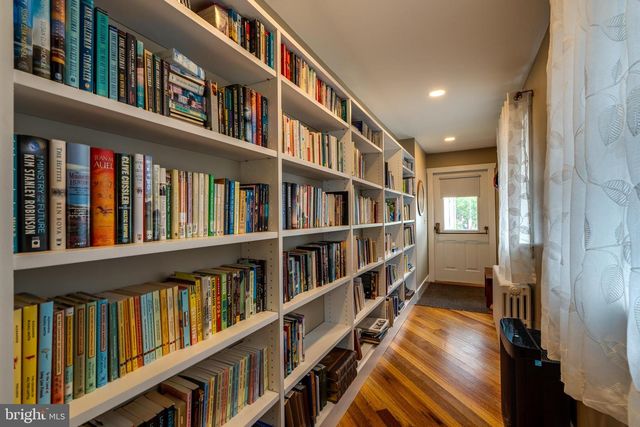 120 W LEMON ST, Lititz, PA 17543