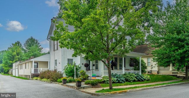 120 W LEMON ST, Lititz, PA 17543
