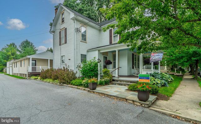 120 W LEMON ST, Lititz, PA 17543