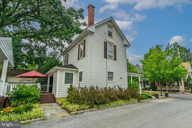 120 W LEMON ST, Lititz, PA 17543