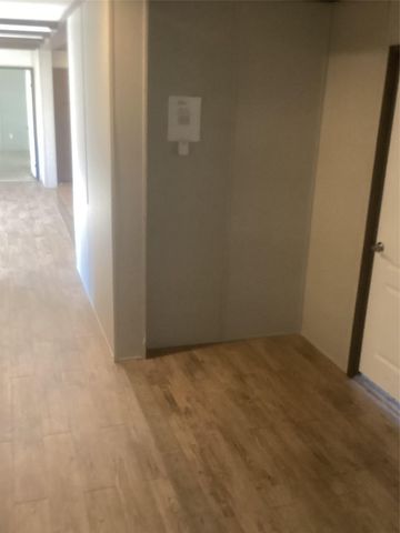 24510 Long Hollow TRL, Leander, TX 78641