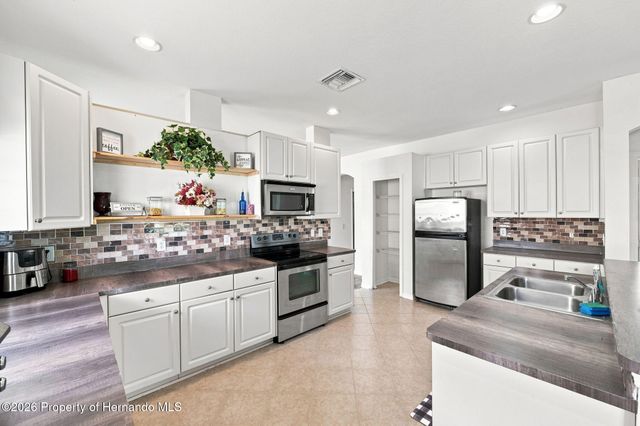 8814 Southern Charm Circle, Brooksville, FL 34613