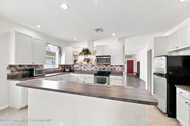 8814 Southern Charm Circle, Brooksville, FL 34613