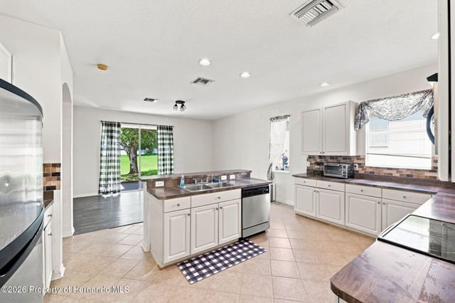 8814 Southern Charm Circle, Brooksville, FL 34613