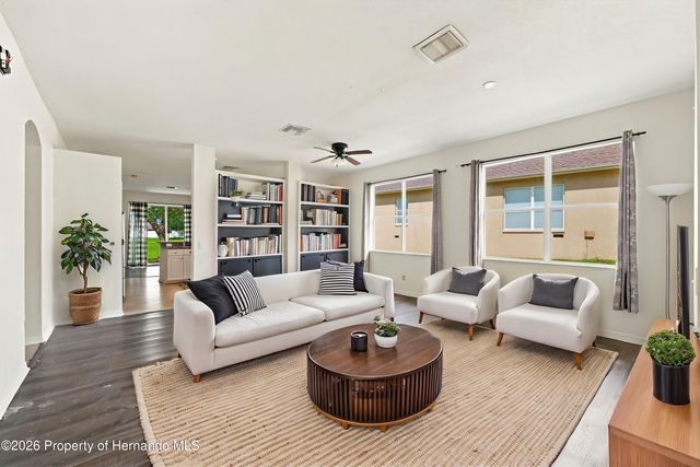 8814 Southern Charm Circle, Brooksville, FL 34613