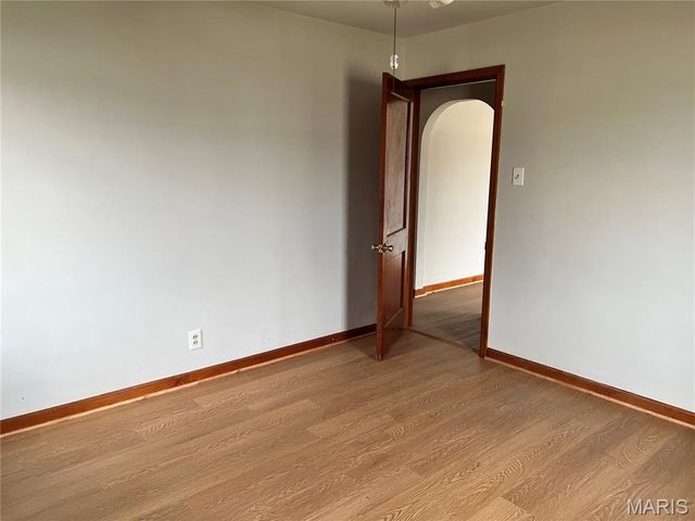 614 E Tyler Avenue, Litchfield, IL 62056