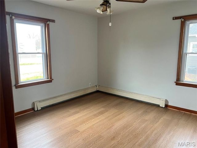 614 E Tyler Avenue, Litchfield, IL 62056