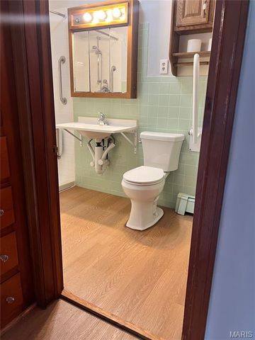 614 E Tyler Avenue, Litchfield, IL 62056