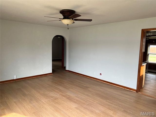 614 E Tyler Avenue, Litchfield, IL 62056