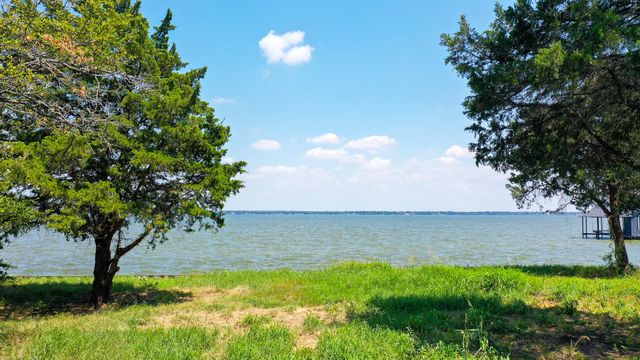 1801 Fox Hollow Lane, Kemp, TX 75143