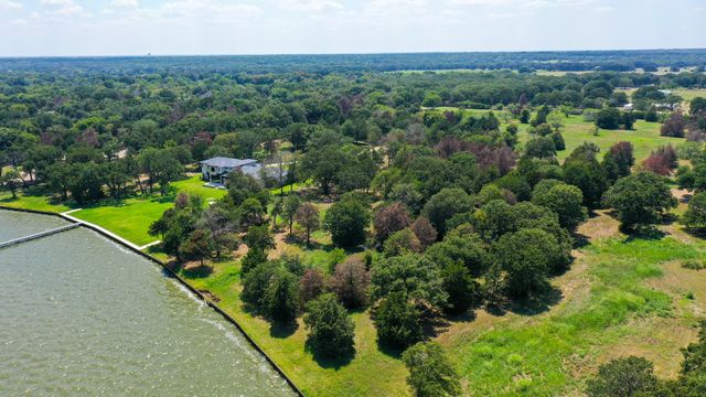 1801 Fox Hollow Lane, Kemp, TX 75143