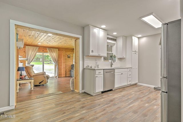 1020 Pigeon Hollow Road, Afton, TN 37616