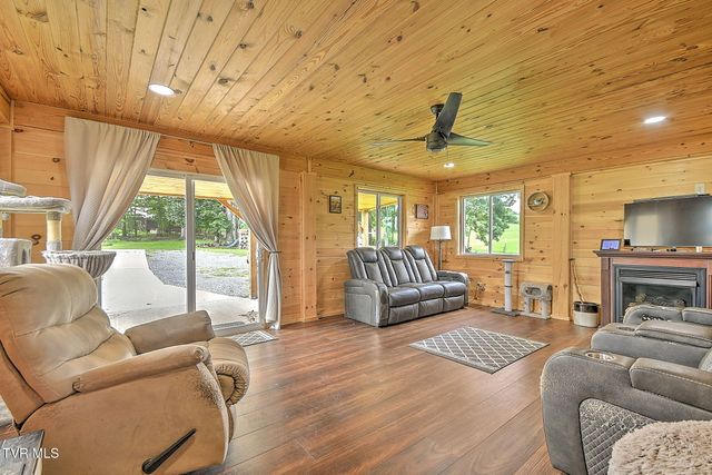 1020 Pigeon Hollow Road, Afton, TN 37616