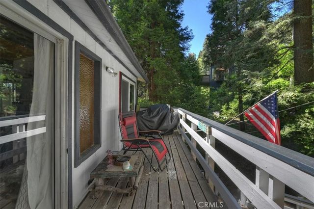 802 Knight Court, Lake Arrowhead, CA 92352