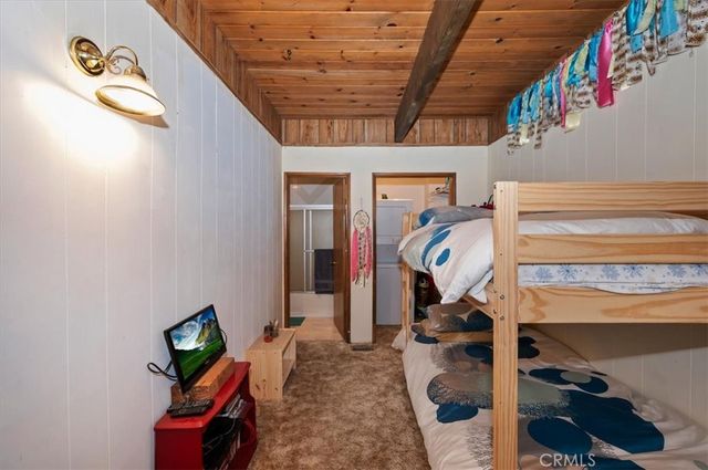 802 Knight Court, Lake Arrowhead, CA 92352