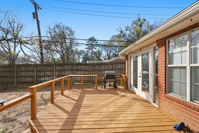 2301 McDonald Rd, Tyler, TX 75701