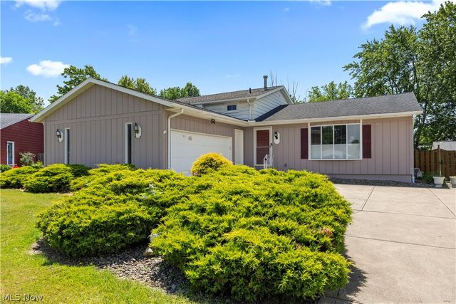 20563 Holly Circle, Strongsville, OH 44149