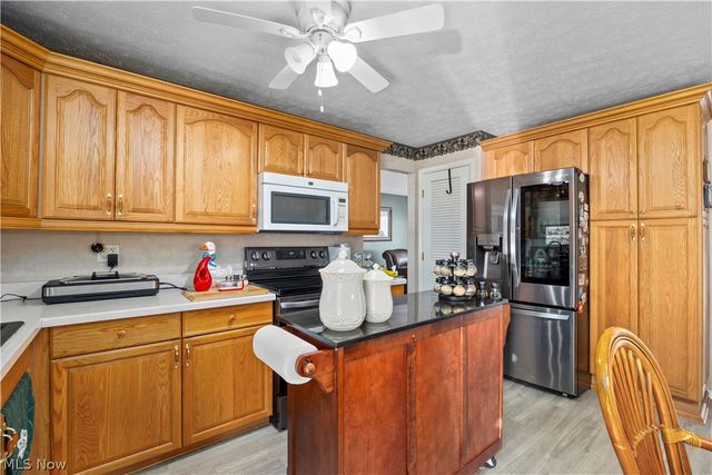 20563 Holly Circle, Strongsville, OH 44149