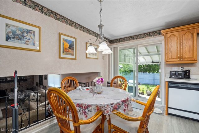 20563 Holly Circle, Strongsville, OH 44149