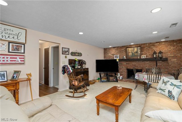 20563 Holly Circle, Strongsville, OH 44149