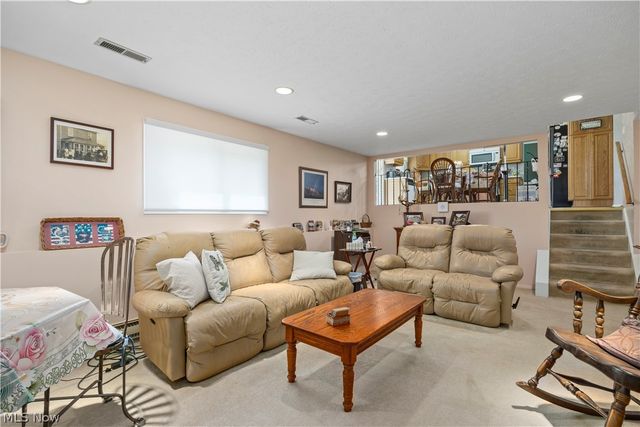 20563 Holly Circle, Strongsville, OH 44149