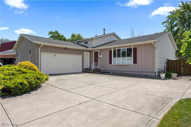20563 Holly Circle, Strongsville, OH 44149