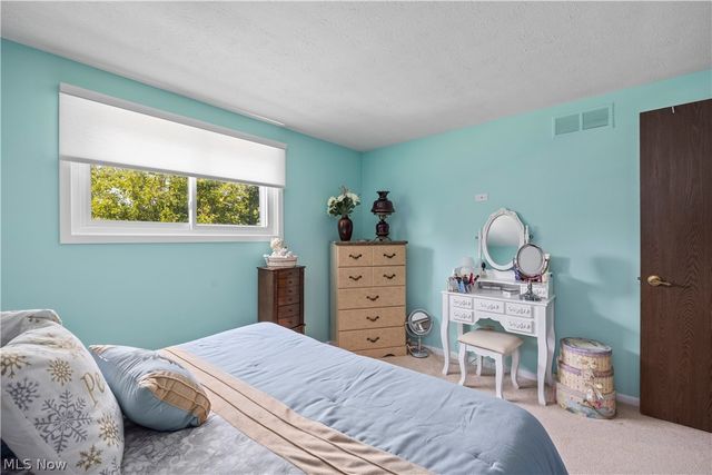 20563 Holly Circle, Strongsville, OH 44149