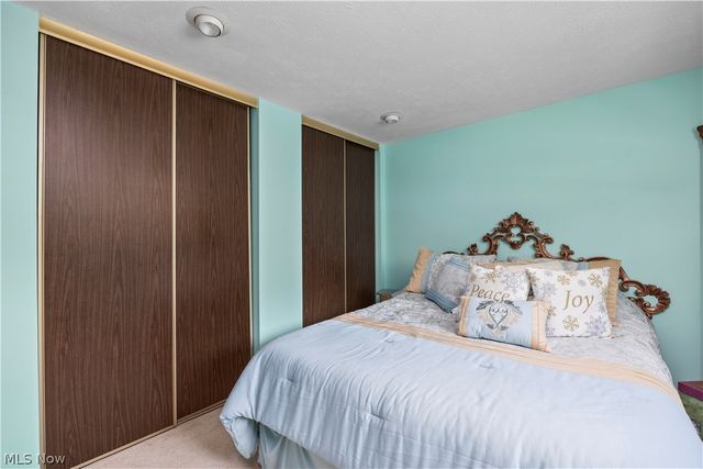 20563 Holly Circle, Strongsville, OH 44149