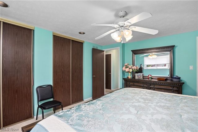 20563 Holly Circle, Strongsville, OH 44149