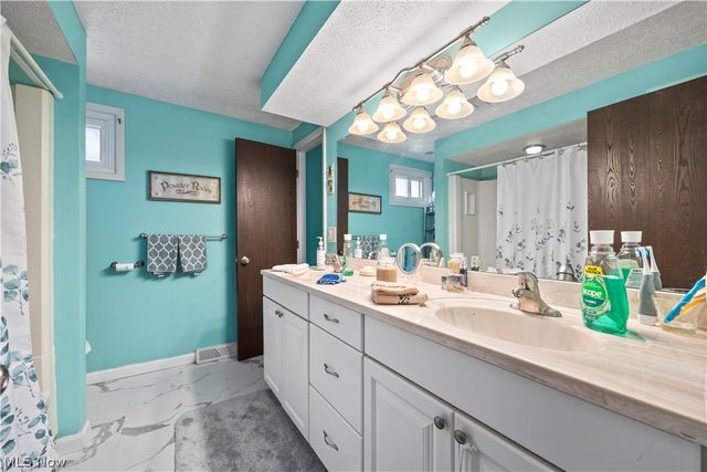 20563 Holly Circle, Strongsville, OH 44149