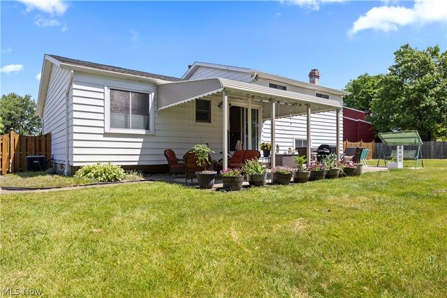20563 Holly Circle, Strongsville, OH 44149