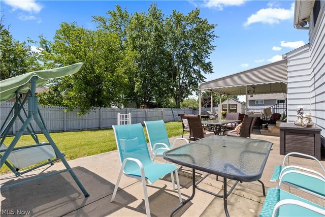 20563 Holly Circle, Strongsville, OH 44149